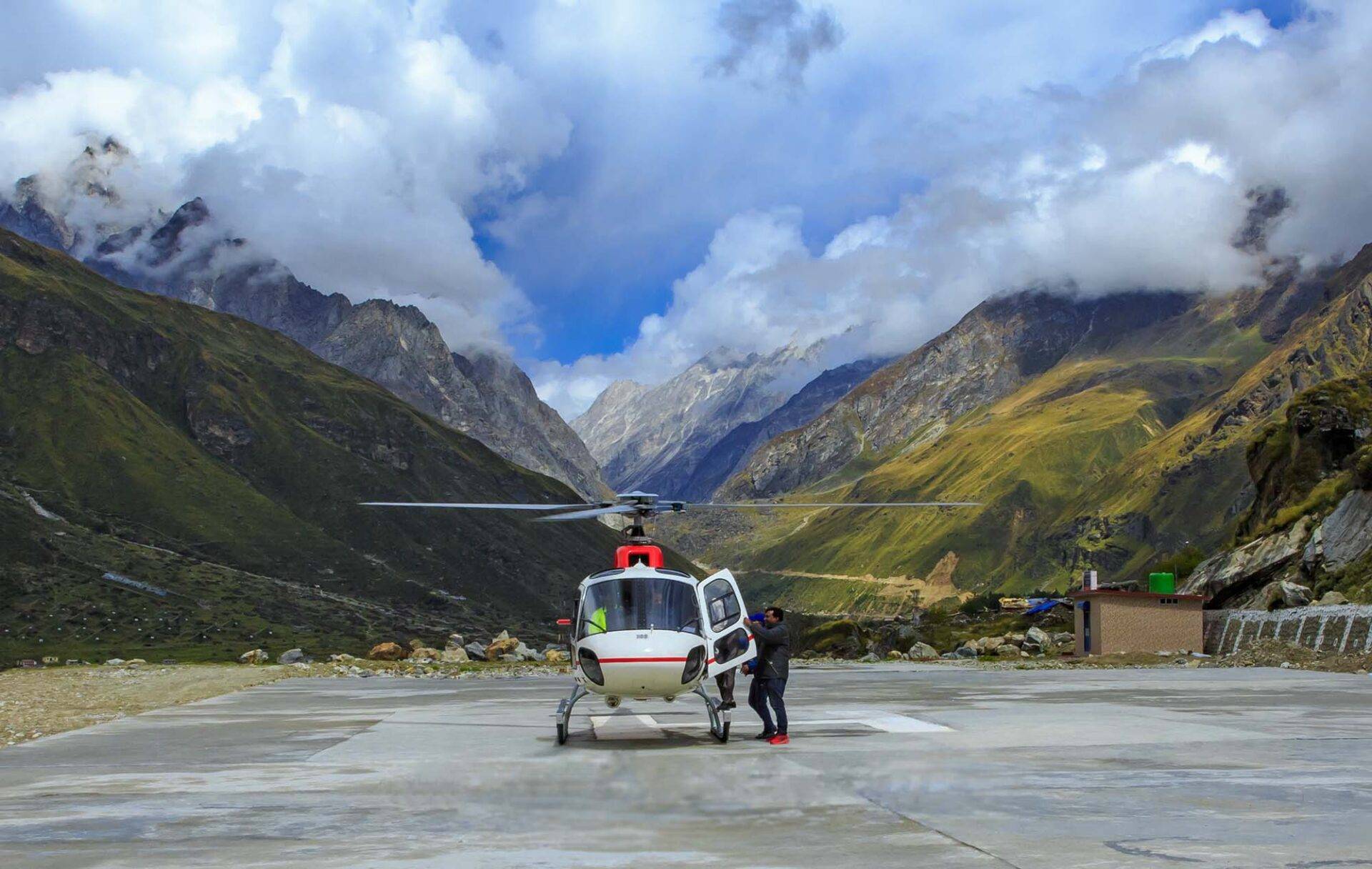 Badrinath Yatra By Helicopter